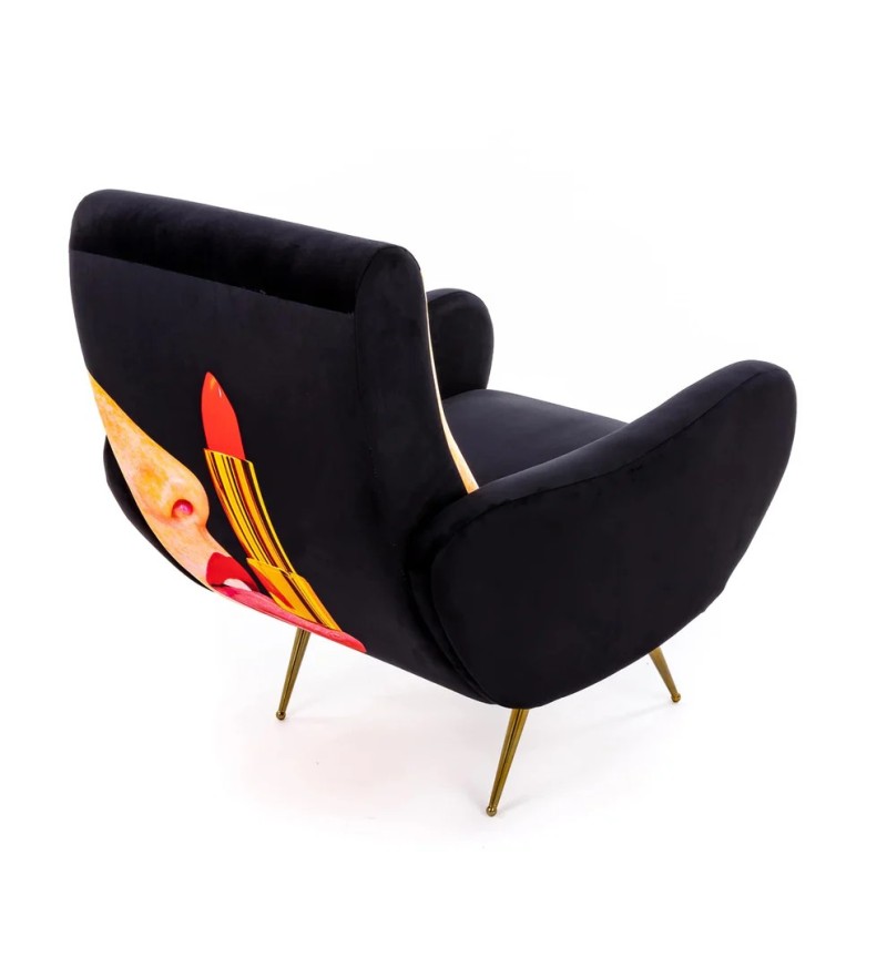 Poltrona “Tongue Nera” – SELETTI