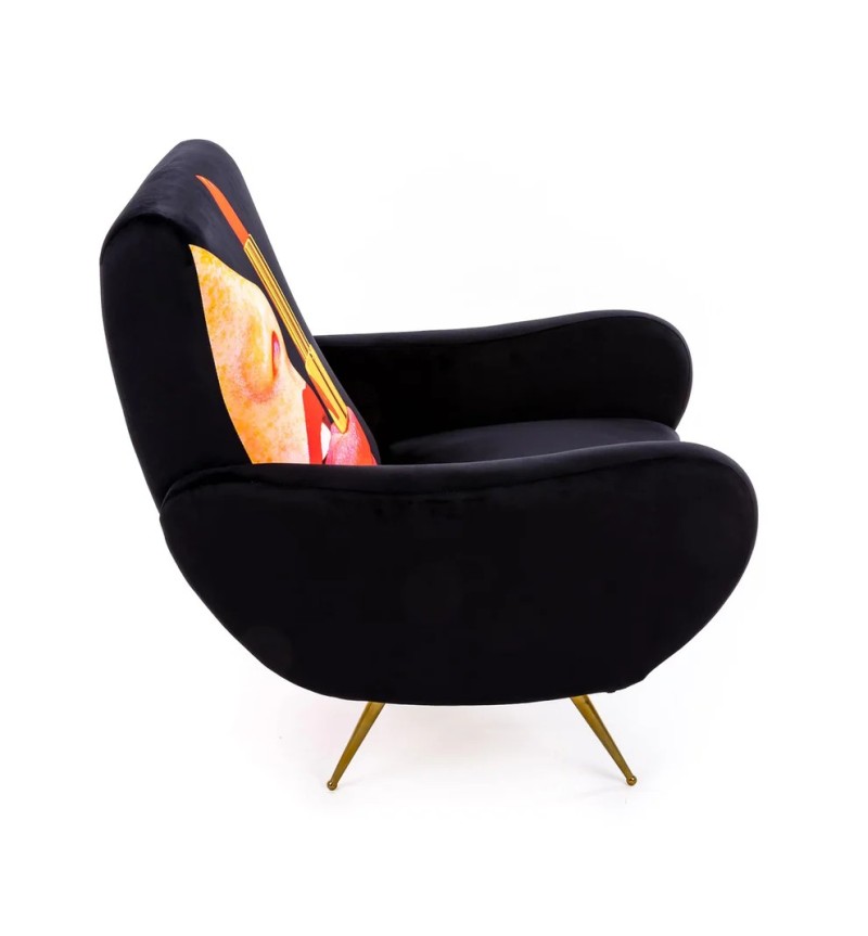 Poltrona “Tongue Nera” – SELETTI