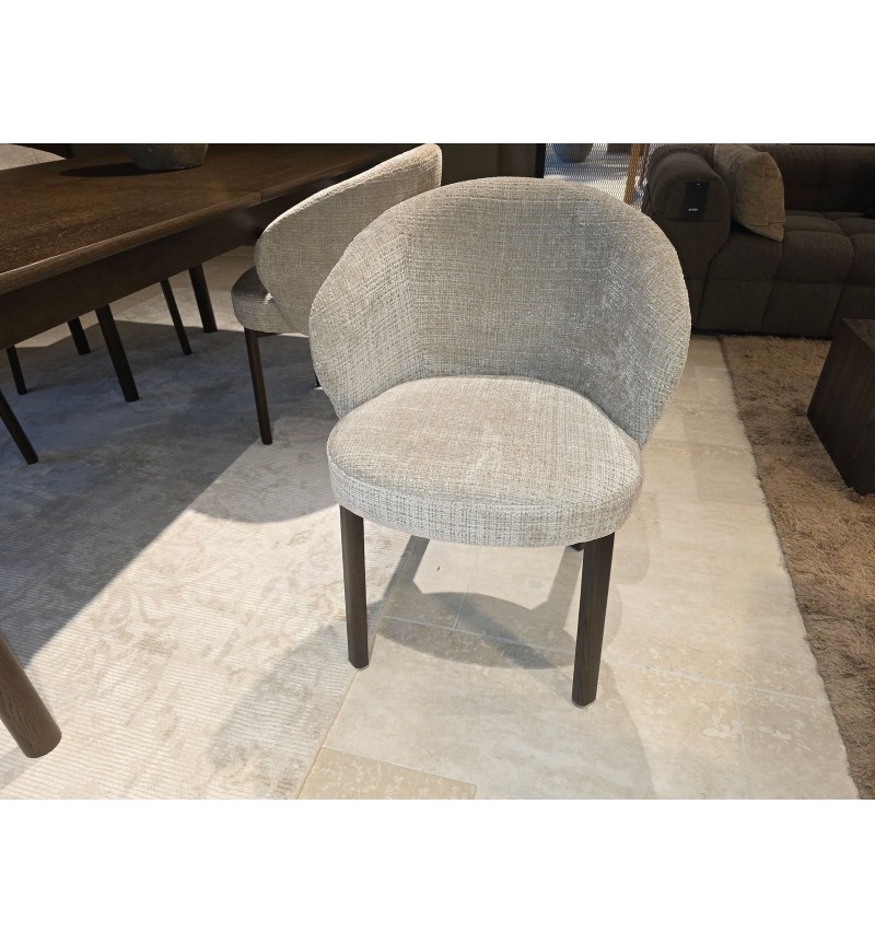 Darlene Stuhl beige mit Holzbeinen – ACT DISTRIBUZIONE