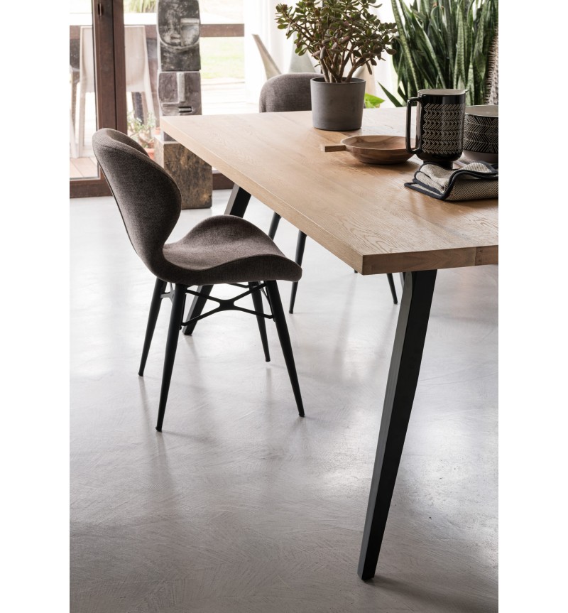 Chaise India RIVANOVA en fer et tissu | BHOME