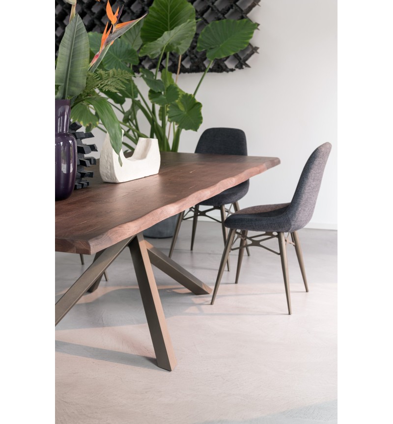 Chaise Kira RIVANOVA en fer et tissu | BHOME