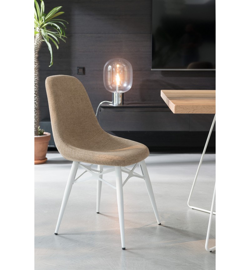 Chaise Kira RIVANOVA en fer et tissu | BHOME