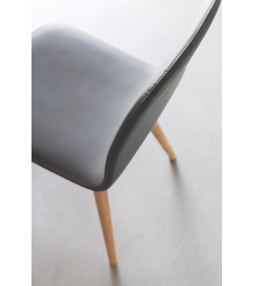 Chaise Maya RIVANOVA en frêne et similicuir | BHOME