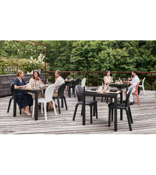 Table Chloé outdoor avec plateau HPL – PLUST | Bhome