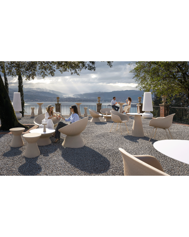 Poltroncina Fade outdoor con gambe in metallo – PLUST | Bhome