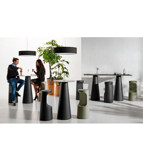 Tabouret Fura Stool outdoor avec repose-pieds – PLUST | Bhome