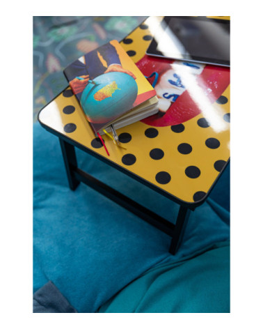 Plateau de canapé"Shit"avec jambes pliantes –SELETTI | BHOME by Arredi Barbàra