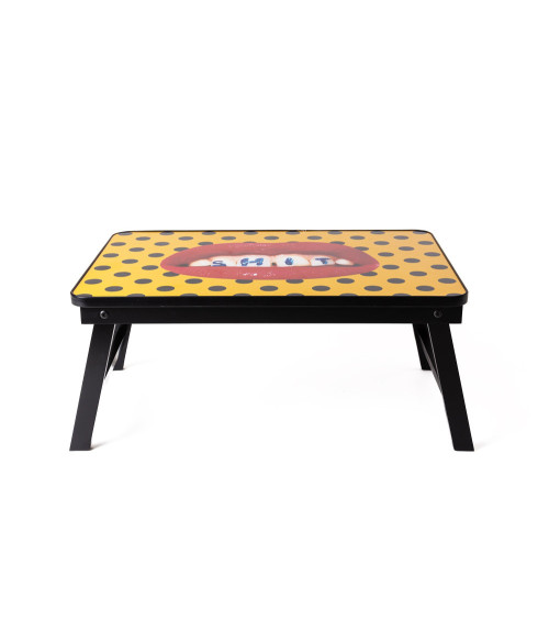 Plateau de canapé"Shit"avec jambes pliantes –SELETTI | BHOME by Arredi Barbàra