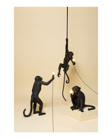 Lámpara de piso"The Monkey Lamp Nera Standing Version" – SELETTI | BHOME by Arredi Barbàra