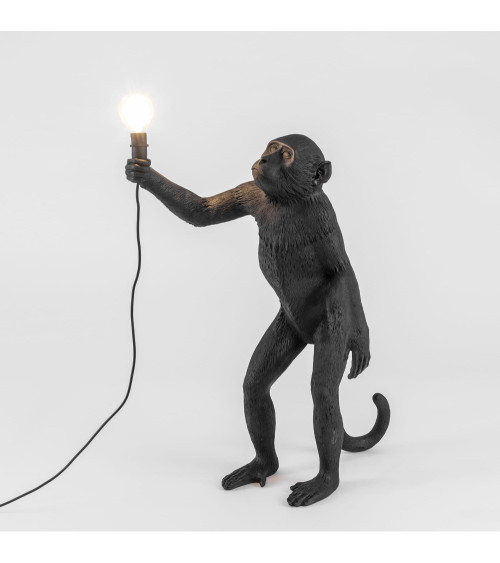 Lámpara de piso"The Monkey Lamp Nera Standing Version" – SELETTI | BHOME by Arredi Barbàra
