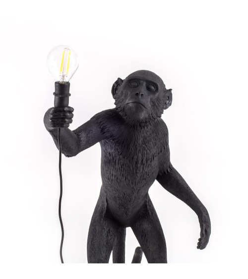 Lámpara de piso"The Monkey Lamp Nera Standing Version" – SELETTI | BHOME by Arredi Barbàra