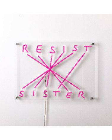 Lampada da parete "Resist Sister" | BHOME by Arredi Barbàra