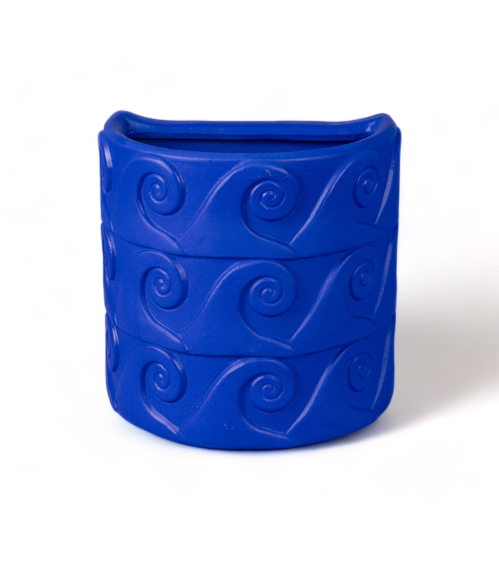 Vase"in Terracotta con Saucer Onde Blu"25 x 16 h 25 cmI 9,8" x 6,3"h 9,8 –SELETTI | BHOME by Arredi Barbàra
