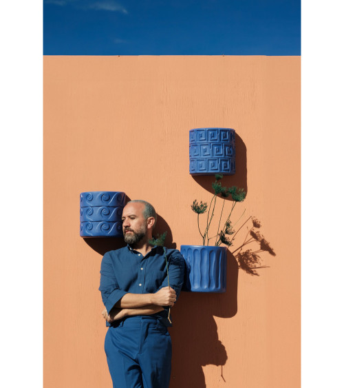 Vase"in Terracotta con Saucer Onde Blu"25 x 16 h 25 cmI 9,8" x 6,3"h 9,8 –SELETTI | BHOME by Arredi Barbàra