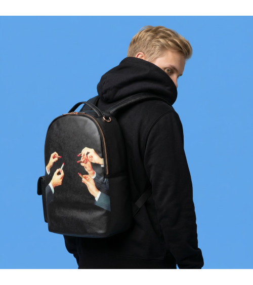 Rucksack"Zaino Travel Kit Black Lipstick"cm 33 × 18,5 Std. 43 –SELETTI | BHOME by Arredi Barbàra