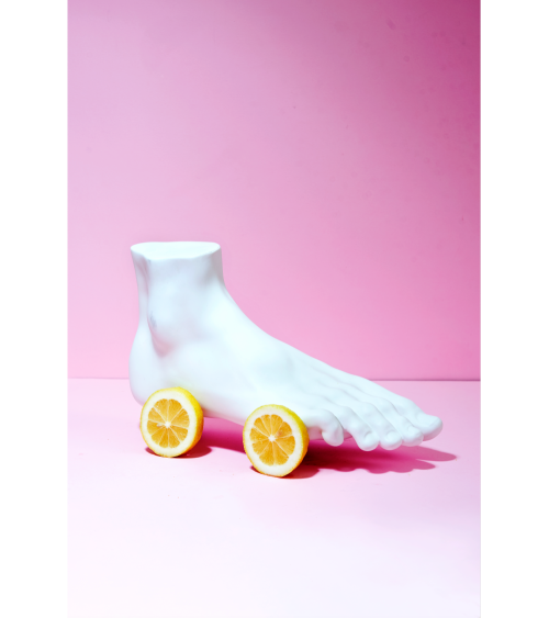 Dekorative Skulptur"Memorabilia Mvsevm Male Foot"cm 36 x 11 h. 21 –SELETTI | BHOME by Arredi Barbàra
