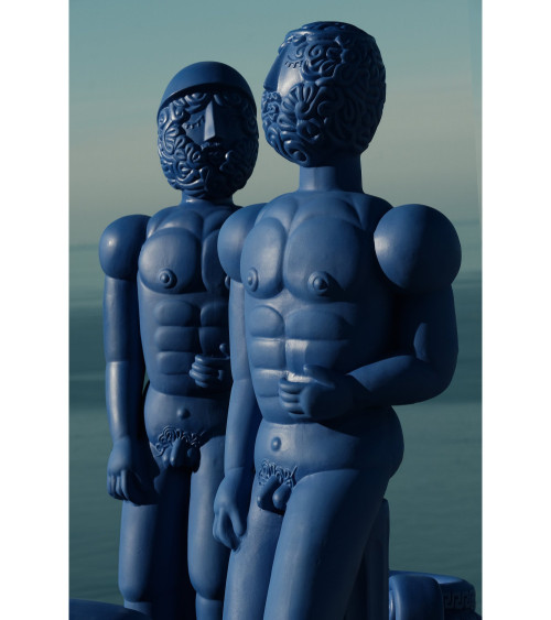 Dekorative Skulptur"Bronzo Blu in Terracotta"48 x 40 h 144 cmI 18,9" x 15,7"h 56,7 –SELETTI | BHOME by Arredi Barbàra