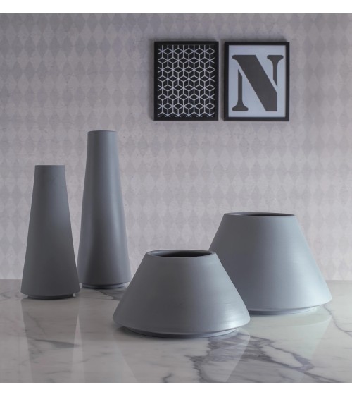 Vaso “Vulcano” – TONIN CASA | Vaso in ceramica scultoreo | BHOME by Arredi Barbàra