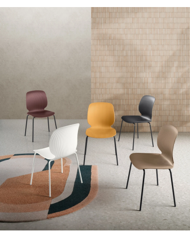 Chaise « Rib » en polypropylène et métal – IKONE CASA