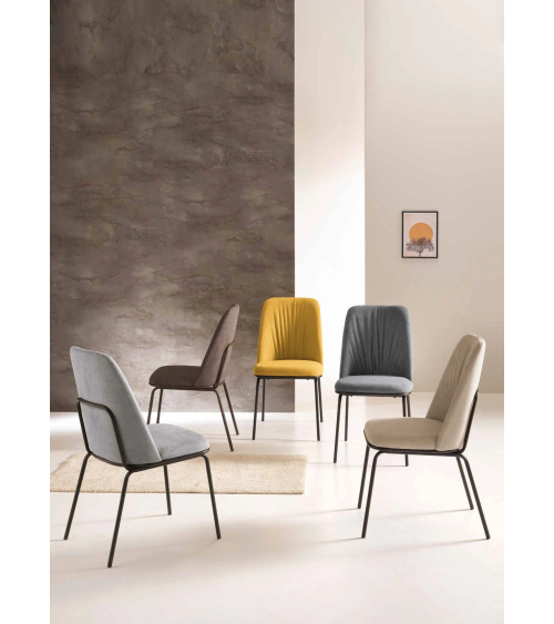 Flaca Upholstered Chair in Fabric | Capodarte