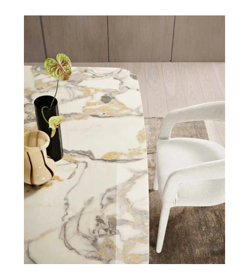 Tavolo “Maru” in vetro con basamento traforato | Capodarte Home
