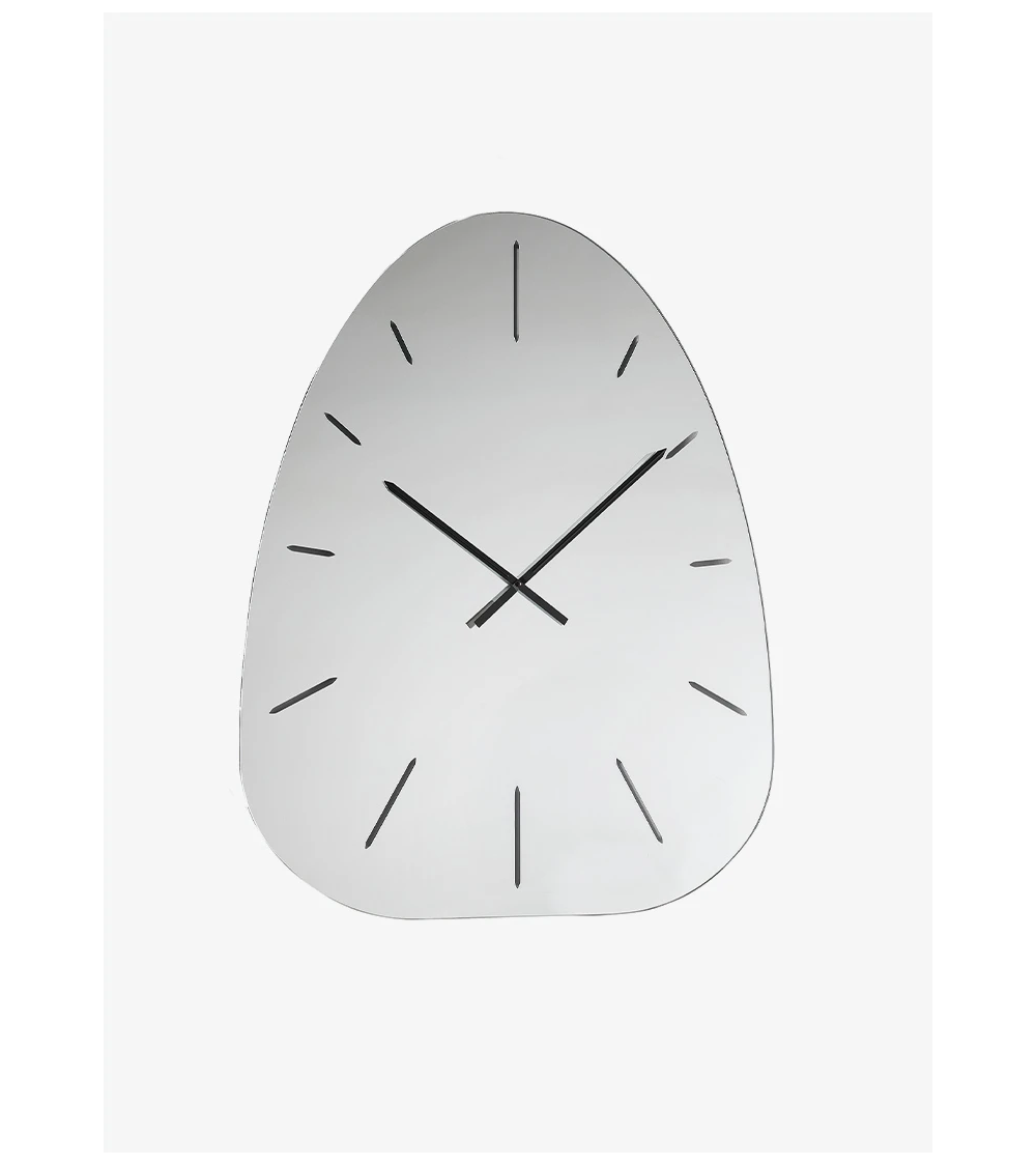 Sunrise di Capodarte Home è un orologio da parete dal design contemporaneo, pensato per decorare gli ambienti con discrezione ed