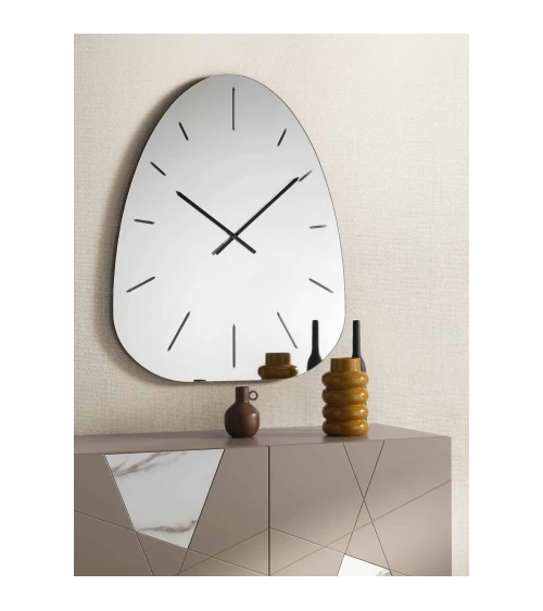 Sunrise di Capodarte Home è un orologio da parete dal design contemporaneo, pensato per decorare gli ambienti con discrezione ed