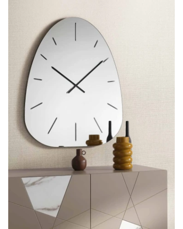 Sunrise di Capodarte Home è un orologio da parete dal design contemporaneo, pensato per decorare gli ambienti con discrezione ed