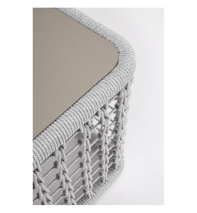 Technical specifications:  Type: Outdoor table  Structure material: Powder-coated aluminum (polyester)  Covering: Olefin rope we