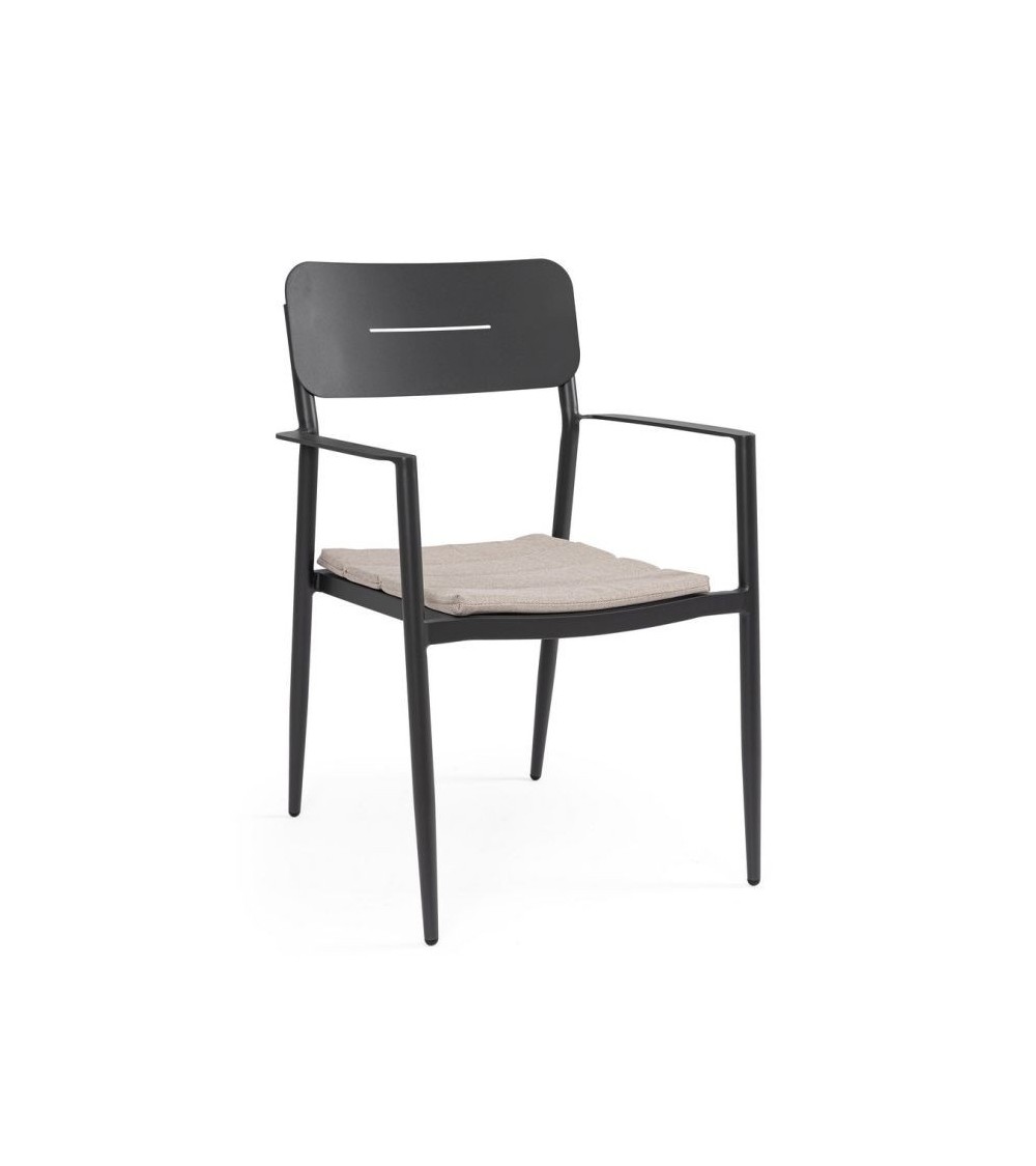 The structure is made of powder-coated aluminum (polyester), designed for continuous outdoor use. The chair features a seat cush