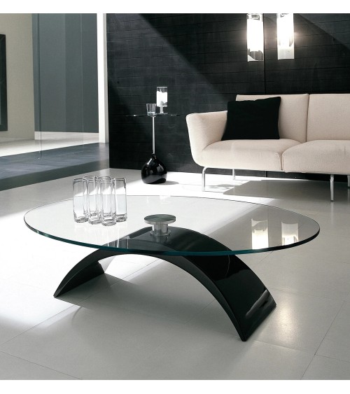 Diseñada por Studio 28, la mesa de centro Tudor se inspira en la elegancia y el valor de la histórica dinastía que le da nombre,