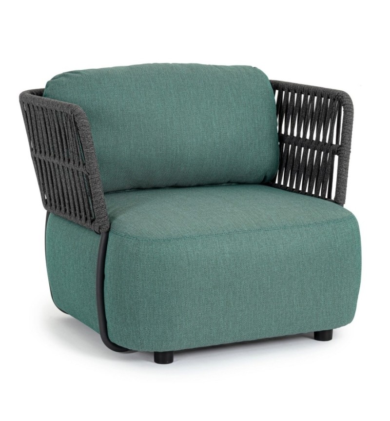 La poltrona PALMER appartiene alla collezione Bizzotto Homemotion ed è realizzata con struttura in alluminio verniciato a polver