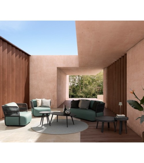 La poltrona PALMER appartiene alla collezione Bizzotto Homemotion ed è realizzata con struttura in alluminio verniciato a polver