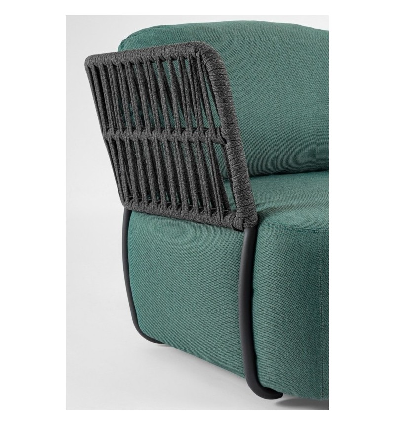 La poltrona PALMER appartiene alla collezione Bizzotto Homemotion ed è realizzata con struttura in alluminio verniciato a polver