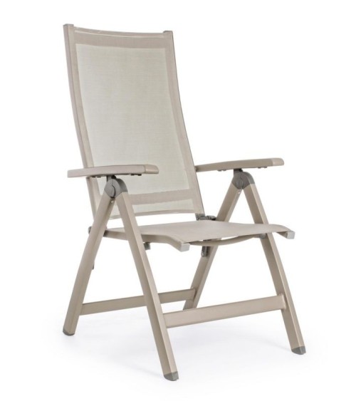 La poltrona VICTOR è realizzata con struttura in alluminio verniciato a polvere (poliestere), progettata per assicurare durabili