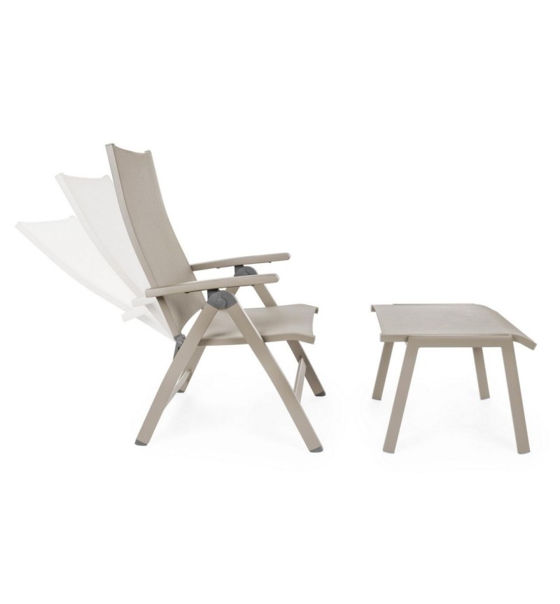 La poltrona VICTOR è realizzata con struttura in alluminio verniciato a polvere (poliestere), progettata per assicurare durabili