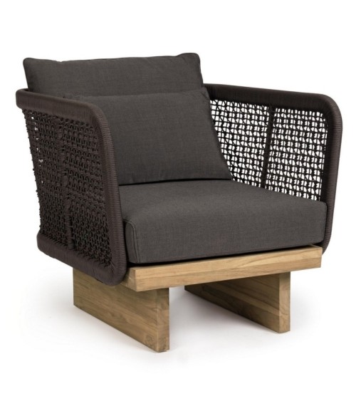 The XYLIA DARK armchair belongs to the Bizzotto Homemotion collection and is made with a powder-coated aluminum structure (polye